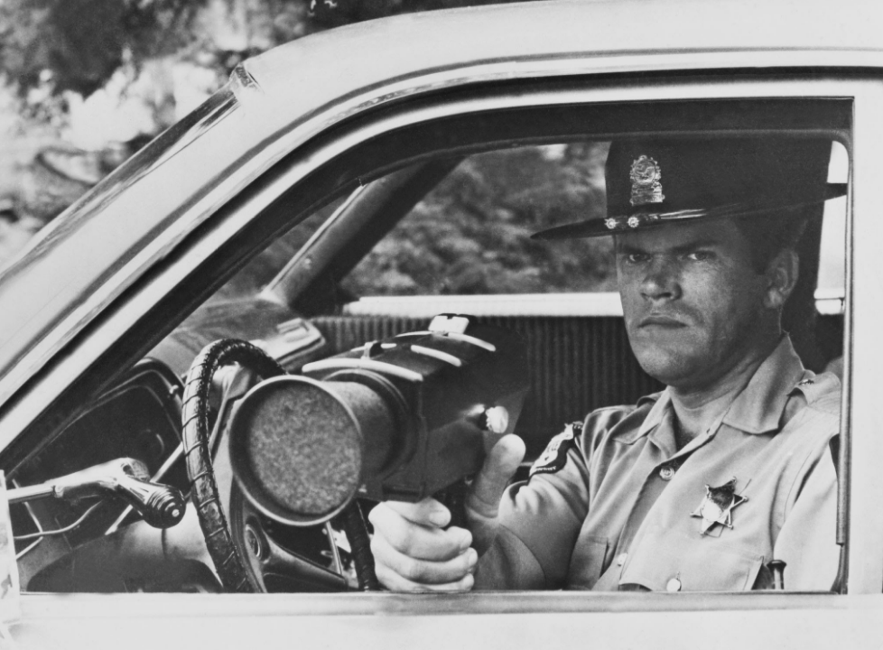 車載カメラレンズの光学的進化: Silent Witness からデジタル角膜まで